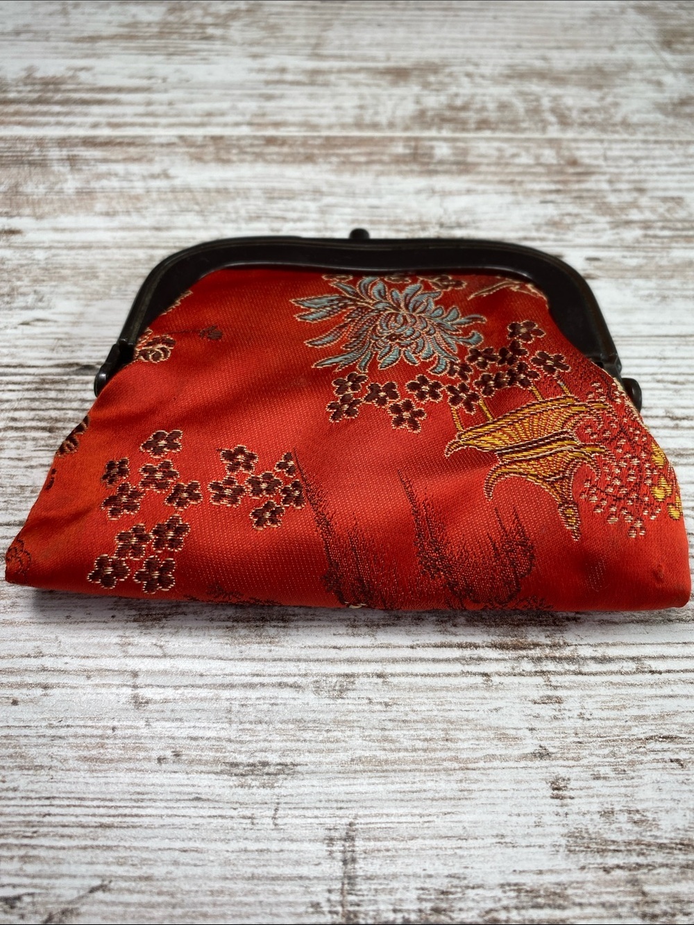 Vintage Hong Kong Red Brocade Kiss Lock Coin Purse Floral Chinoiserie Retro - Picture 2 of 12